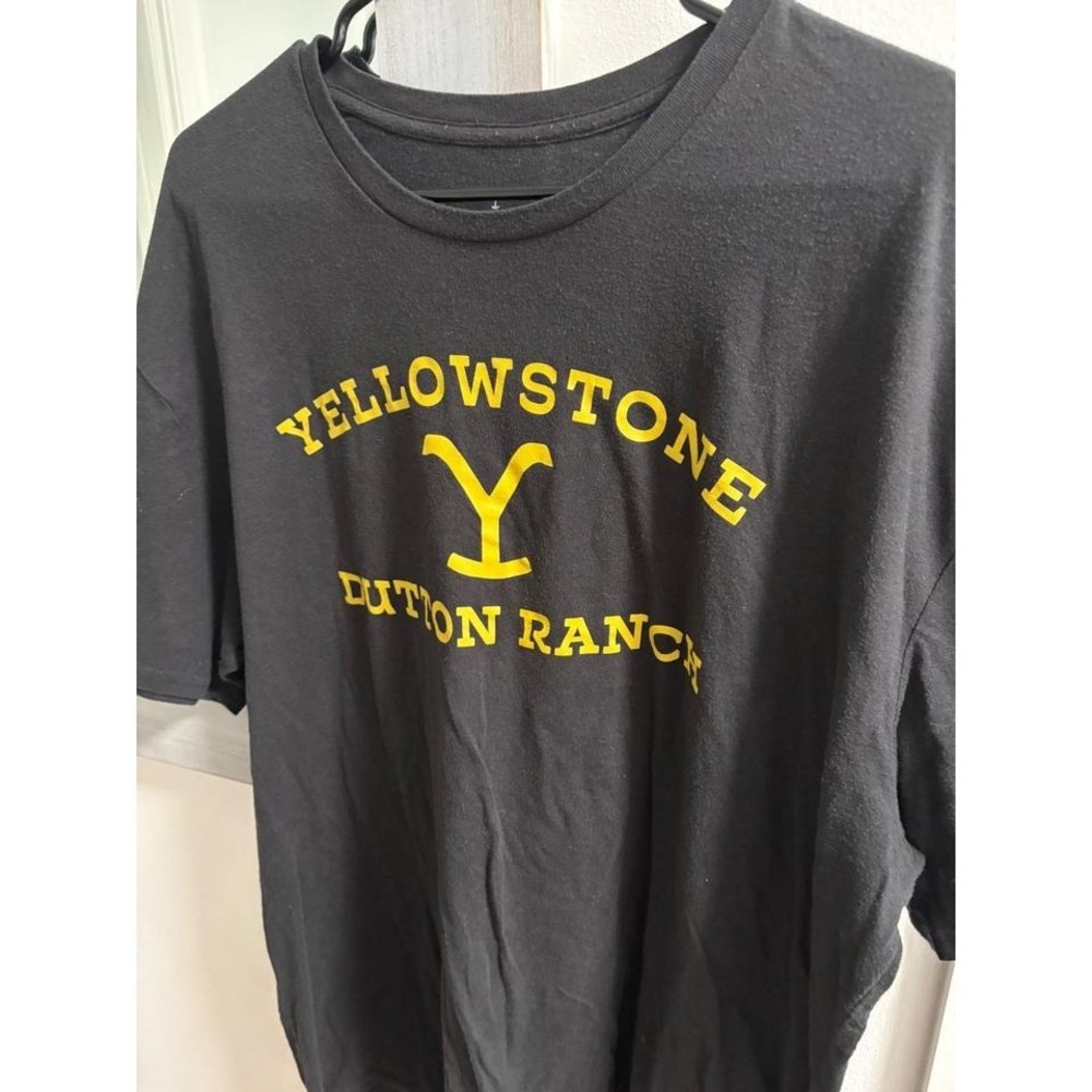 Yellowstone Dutton Ranch Graphic T-Shirt Black‎ Yellow Logo Mens 2XL Mad Engine